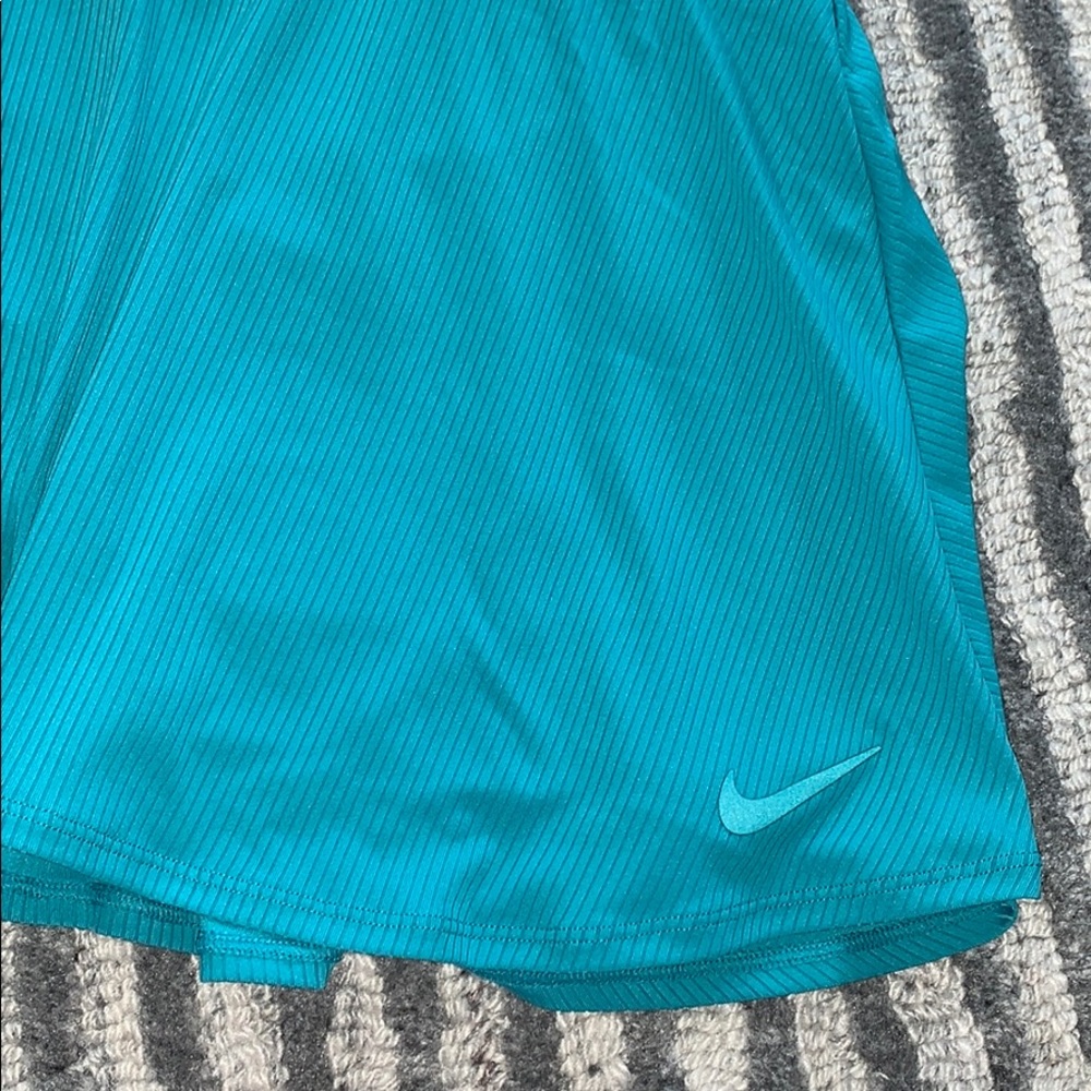 Nike’s Women DRI-FIT Tennis / Golf Skirt/Skort - Picture 3 of 6